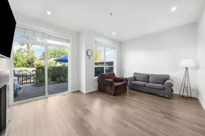 Kitchen Photo of 8 100 Wood Street, New Westminster, BC