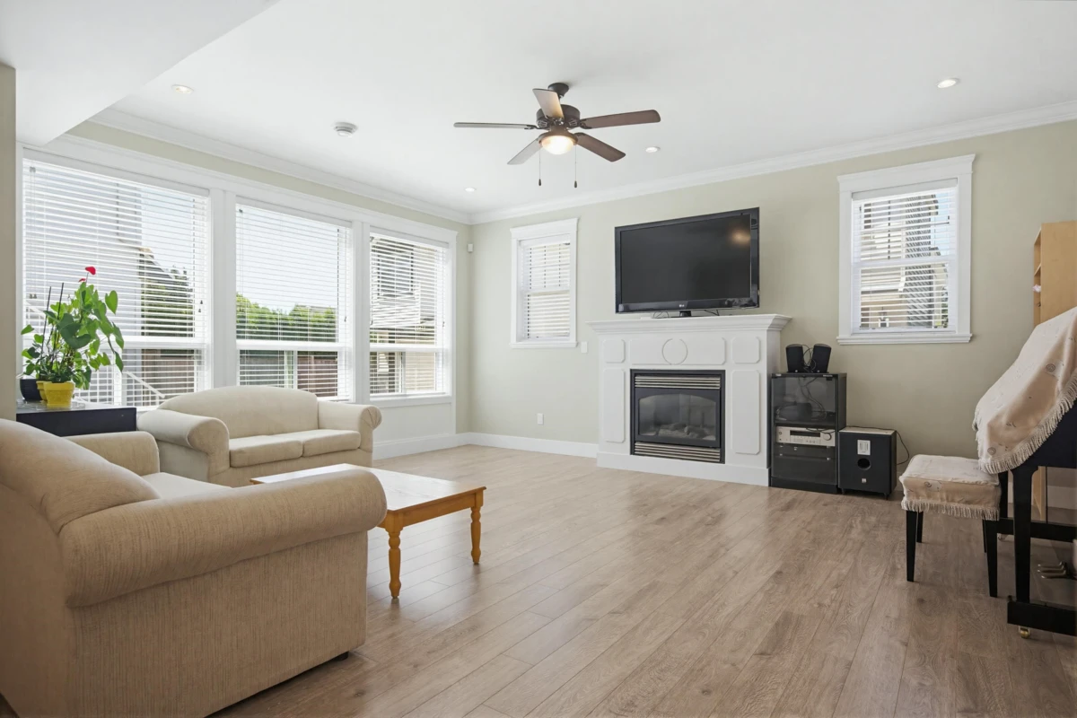 Family Room Photo of 34822 Mcmillan Place, Abbotsford, BC