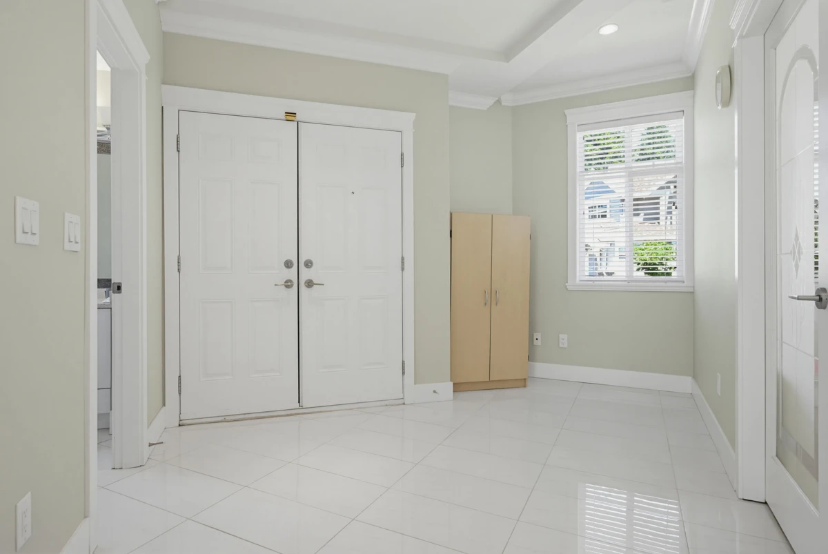 Living Room Photo of 34822 Mcmillan Place, Abbotsford, BC