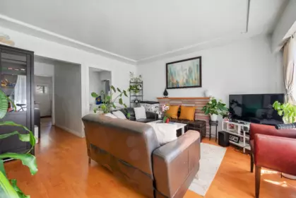 Breakfast Nook Photo of 2733 E 28th Avenue, Vancouver, BC