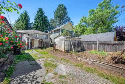 Front Yard Photo of 2733 E 28th Avenue, Vancouver, BC