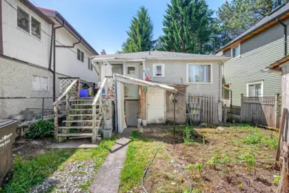 Hot Tub / Spa Photo of 2733 E 28th Avenue, Vancouver, BC