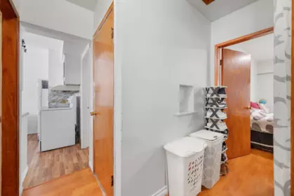 Powder Room Photo of 2733 E 28th Avenue, Vancouver, BC