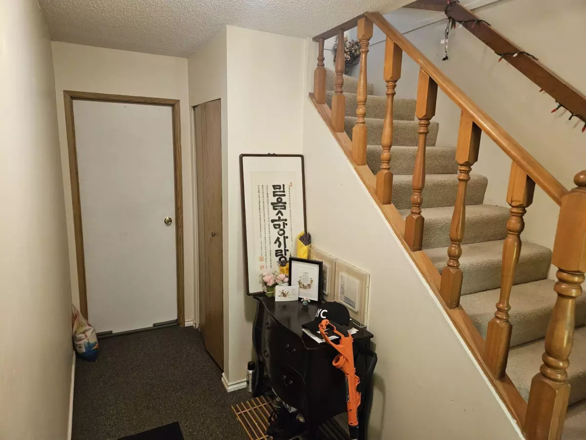 Dining Area Photo of 15077 98 Avenue, Surrey, BC