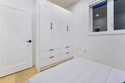 Hallway Photo of 1 1322 E 13th Avenue, Vancouver, BC