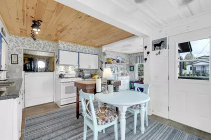 Kitchen Island Photo of 12774 114b Avenue, Surrey, BC