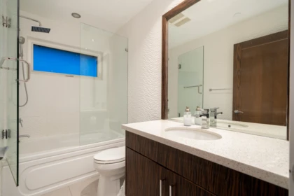 Hot Tub / Spa Photo of 985 Eyremount Drive, West Vancouver, BC
