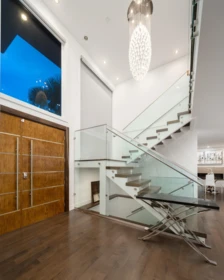 Kitchen Photo of 985 Eyremount Drive, West Vancouver, BC