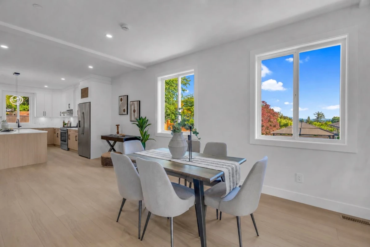Dining Area Photo of 7932 Heron Street, Mission, BC
