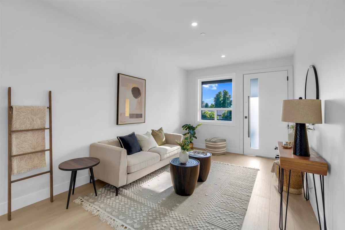 Family Room Photo of 7932 Heron Street, Mission, BC