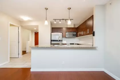 1307 814 Royal Avenue, New Westminster, BC, New Westminster — Apartment/Condo for sale