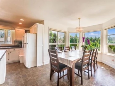 Kitchen Island Photo of 50284 Yale Road, Rosedale, BC