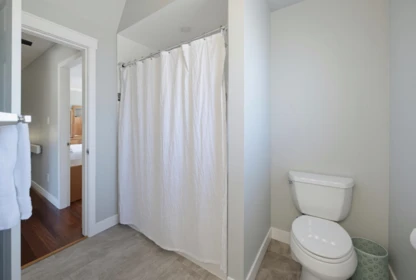 Entry Foyer Photo of 5494 50 Avenue, Delta, BC