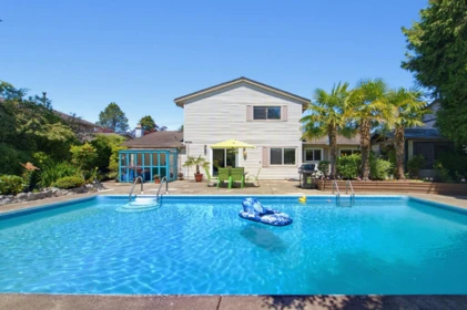 Front Yard Photo of 5494 50 Avenue, Delta, BC
