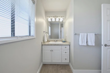 Hallway Photo of 5494 50 Avenue, Delta, BC