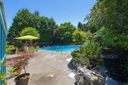 Hot Tub / Spa Photo of 5494 50 Avenue, Delta, BC