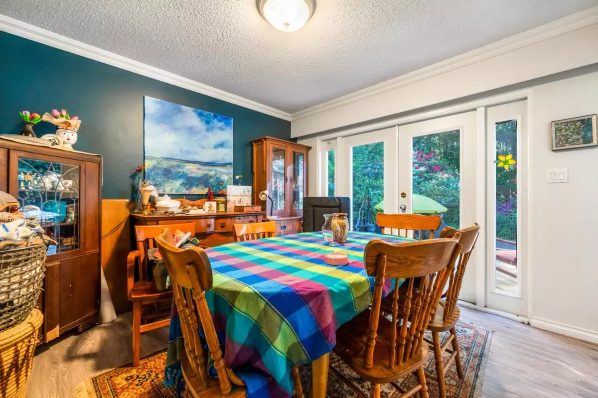 Family Room Photo of 5261 Cliffridge Avenue, North Vancouver, BC