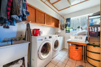 Kitchen Island Photo of 5261 Cliffridge Avenue, North Vancouver, BC
