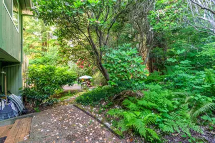 Mudroom Photo of 5261 Cliffridge Avenue, North Vancouver, BC