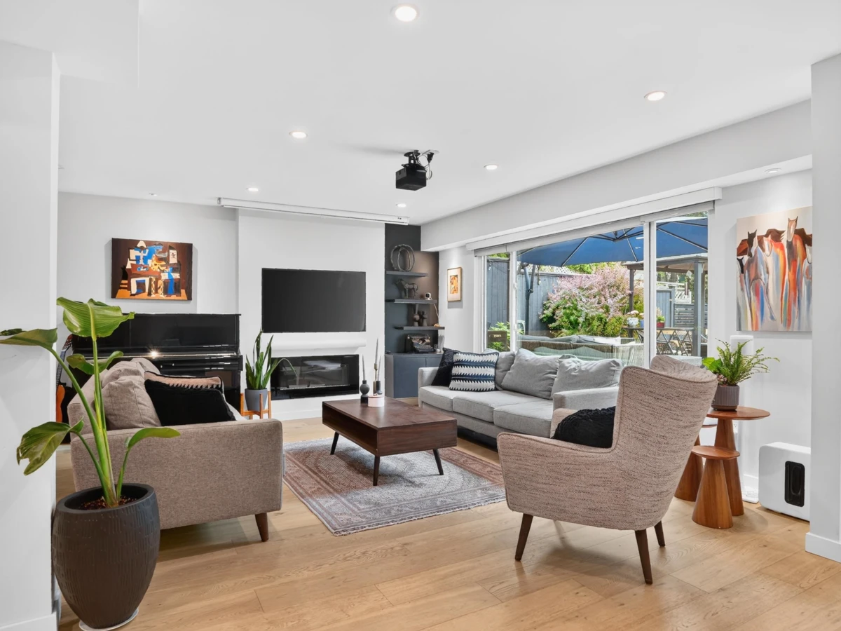 Family Room Photo of 514 W 28th Street, North Vancouver, BC