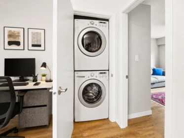 Mudroom Photo of 514 W 28th Street, North Vancouver, BC