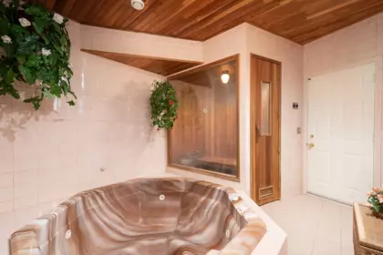Guest Bathroom Photo of 4228 Rockridge Crescent, West Vancouver, BC