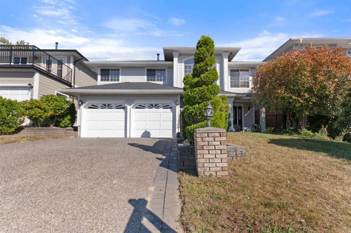 Living Room Photo of 1258 Benneck Way, Port Coquitlam, BC