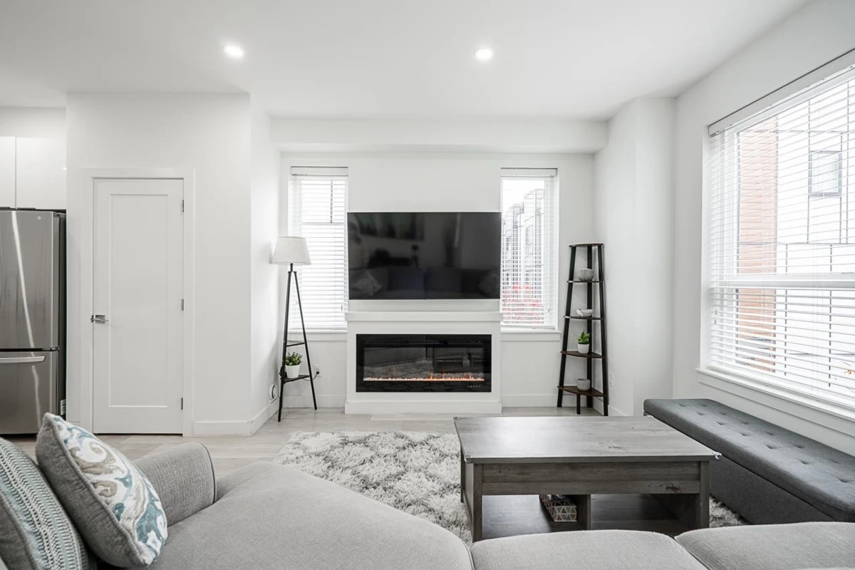 Family Room Photo of 31 19760 55 Avenue, Langley, BC