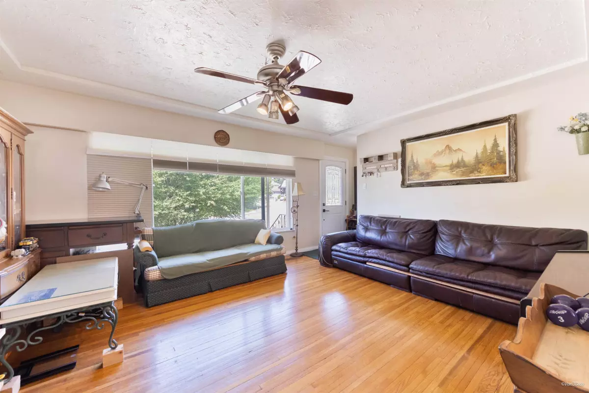 Family Room Photo of 539 Schoolhouse Street, Coquitlam, BC