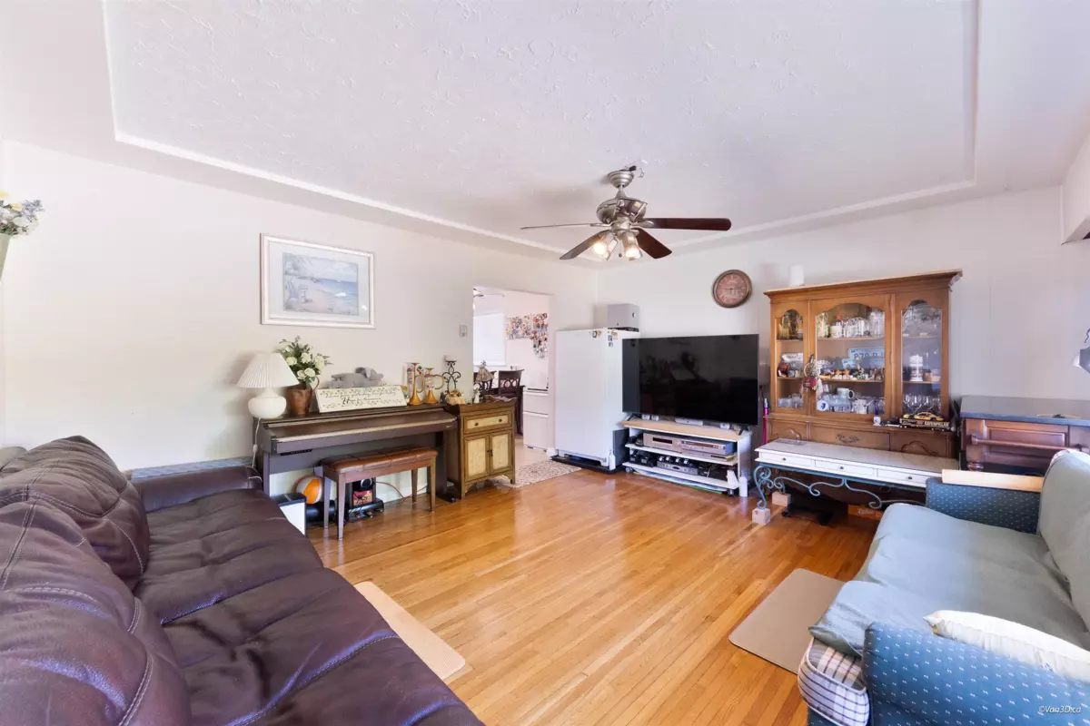 Living Room Photo of 539 Schoolhouse Street, Coquitlam, BC