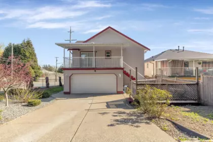 8067 Cedar Street, Mission, BC, Mission — Single Family Residence for sale