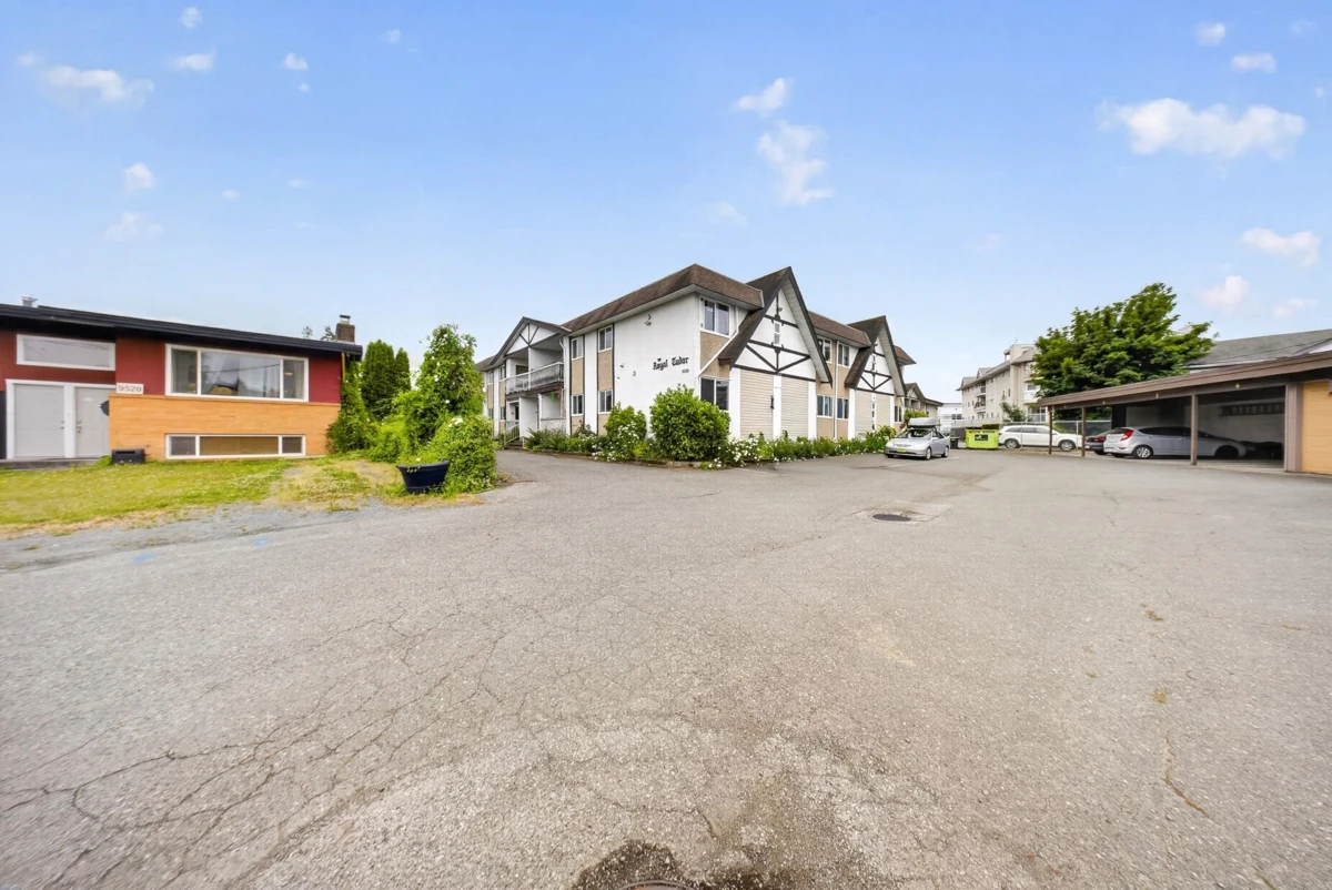 Family Room Photo of 101 9516 Rotary Street, Chilliwack, BC