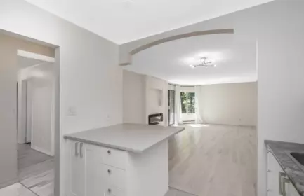Breakfast Nook Photo of 105 1520 Vidal Street, White Rock, BC