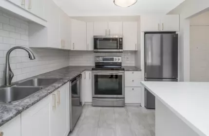 Kitchen Island Photo of 105 1520 Vidal Street, White Rock, BC
