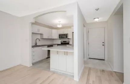 Kitchen Photo of 105 1520 Vidal Street, White Rock, BC