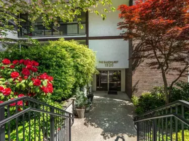 105 1520 Vidal Street, White Rock, BC, White Rock — Apartment/Condo for sale