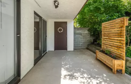 Staircase Photo of 105 1520 Vidal Street, White Rock, BC