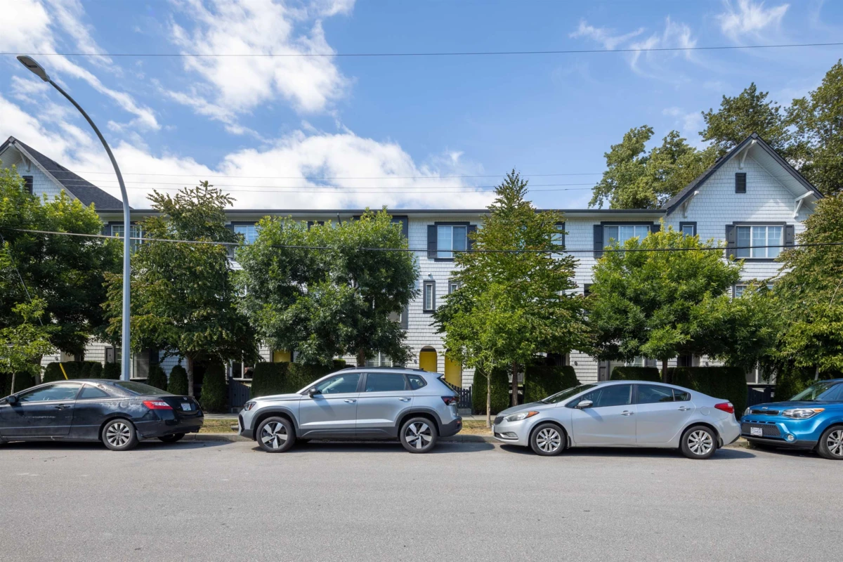 Exterior Rear Photo of 5 16357 15 Avenue, Surrey, BC