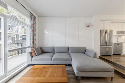 Kitchen Photo of 5 16357 15 Avenue, Surrey, BC