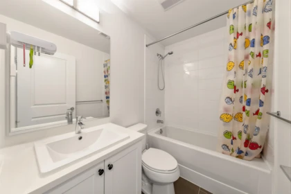 Swimming Pool Photo of 5 16357 15 Avenue, Surrey, BC