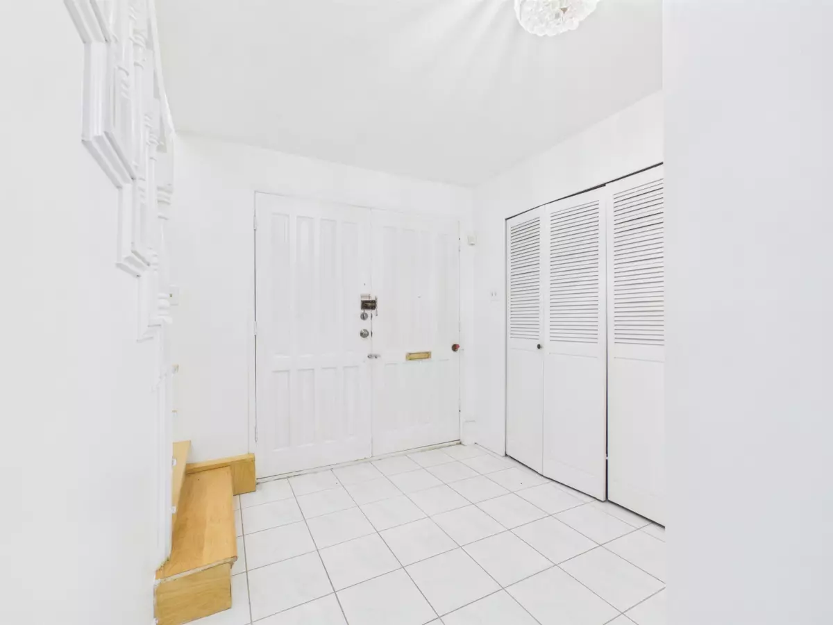 Living Room Photo of 7111 Cavelier Court, Richmond, BC