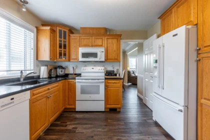 Breakfast Nook Photo of 34908 Millar Crescent, Abbotsford, BC