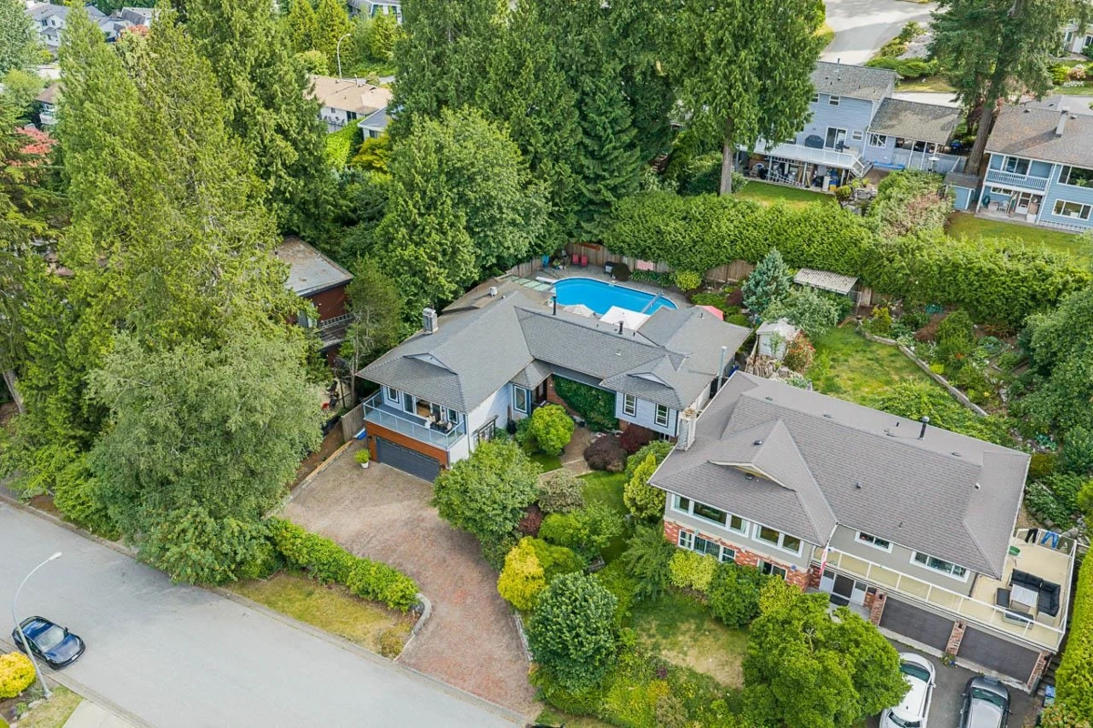 Family Room Photo of 550 Yale Road, Port Moody, BC
