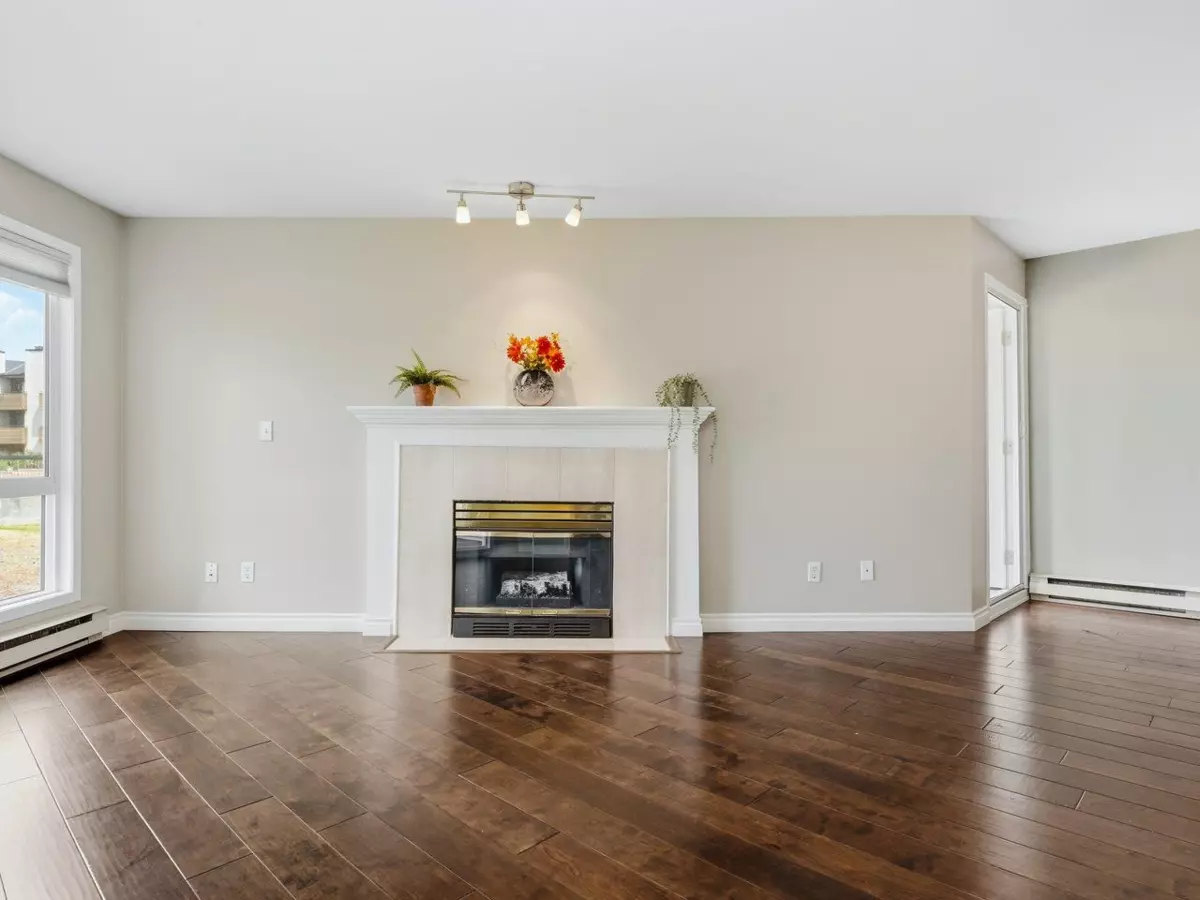 Family Room Photo of 117 7437 Moffatt Road, Richmond, BC