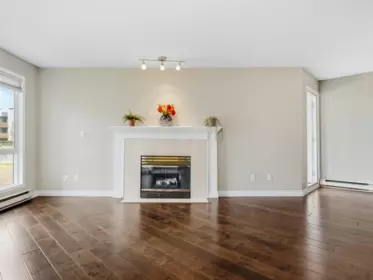 117 7437 Moffatt Road, Richmond, BC, Richmond — Apartment/Condo for sale