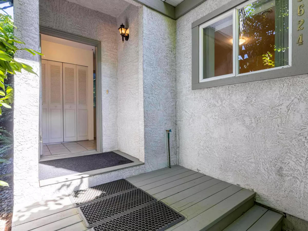 Exterior Rear Photo of 3622 W 8th Avenue, Vancouver, BC