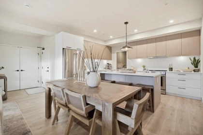 338 2635 King George Boulevard, Surrey, BC, Surrey — Apartment/Condo for sale