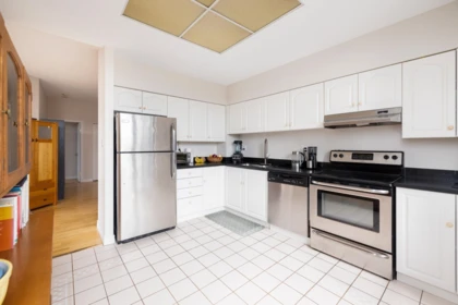 1106 5885 Olive Avenue, Burnaby, BC, Burnaby — Apartment/Condo for sale