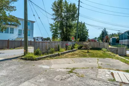 Hot Tub / Spa Photo of 2821 276 Street, Langley, BC