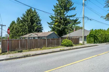 Swimming Pool Photo of 2821 276 Street, Langley, BC